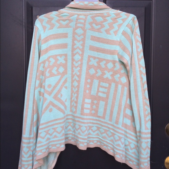 Francesca's Blue Aztec‎ Cardigan - Picture 3 of 4